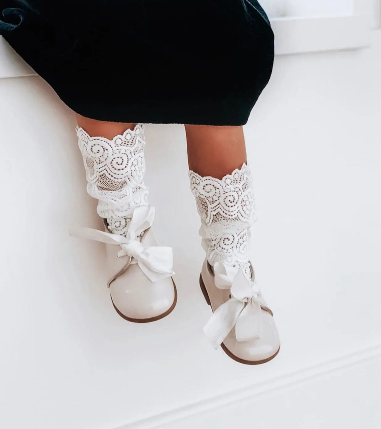 Alice Lace Socks