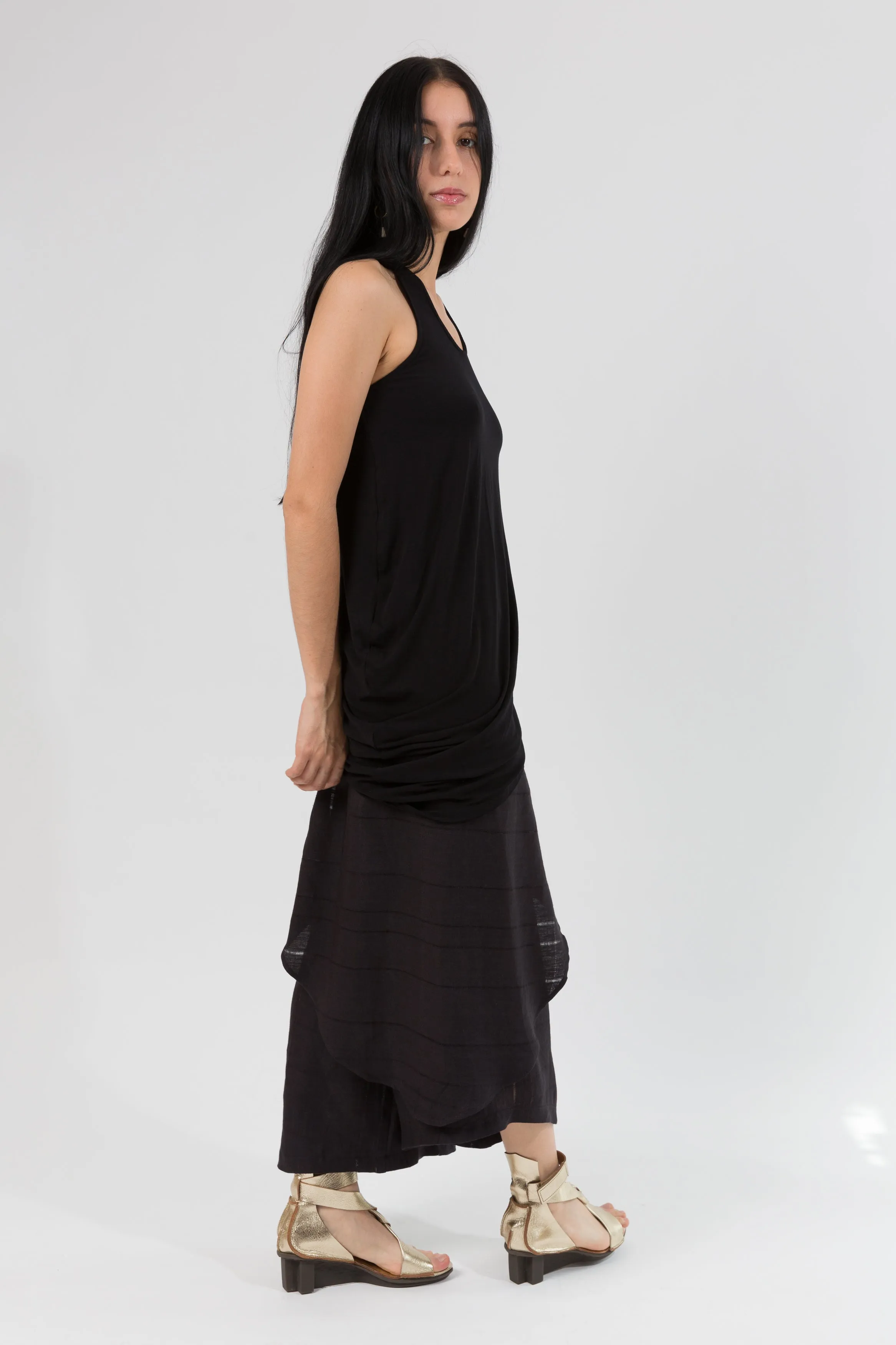 Curve Tank in Black Bamboo Jersey