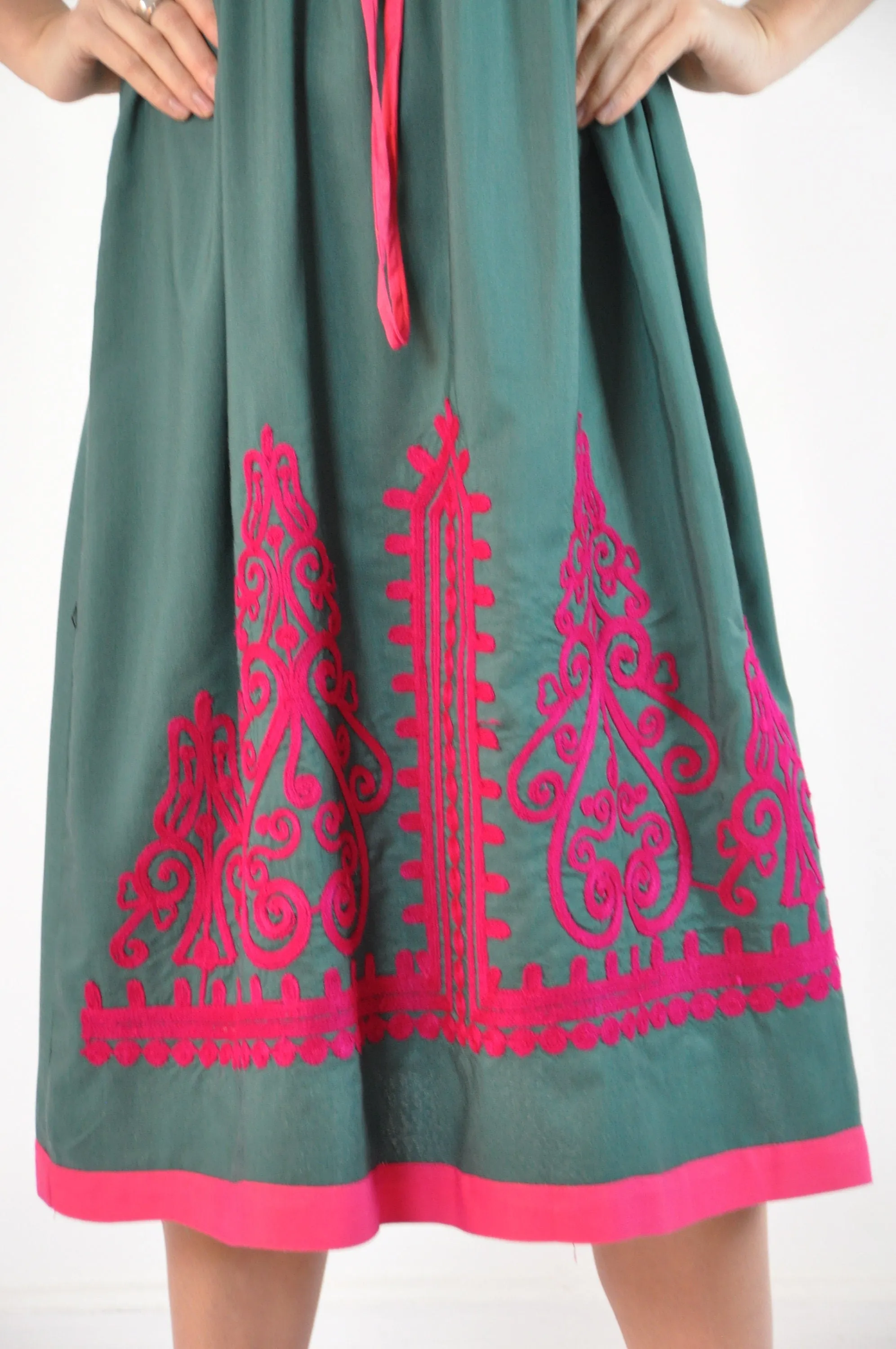 Green Long Sleeve Embroidered Tunic dress, Boho tunic dress, Summer tunic, beach tunic, resorts tunic, Hippie tunic, green Kaftan